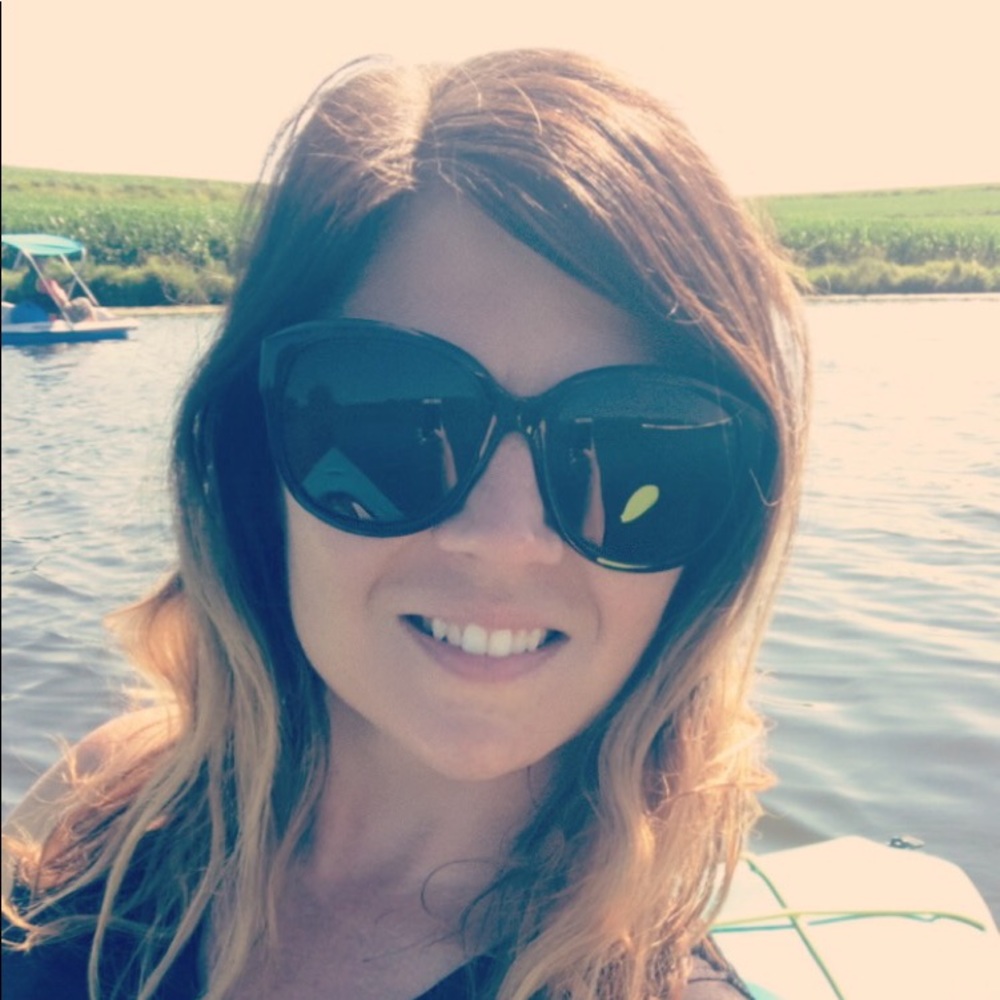 Meet your Posher, Rhea